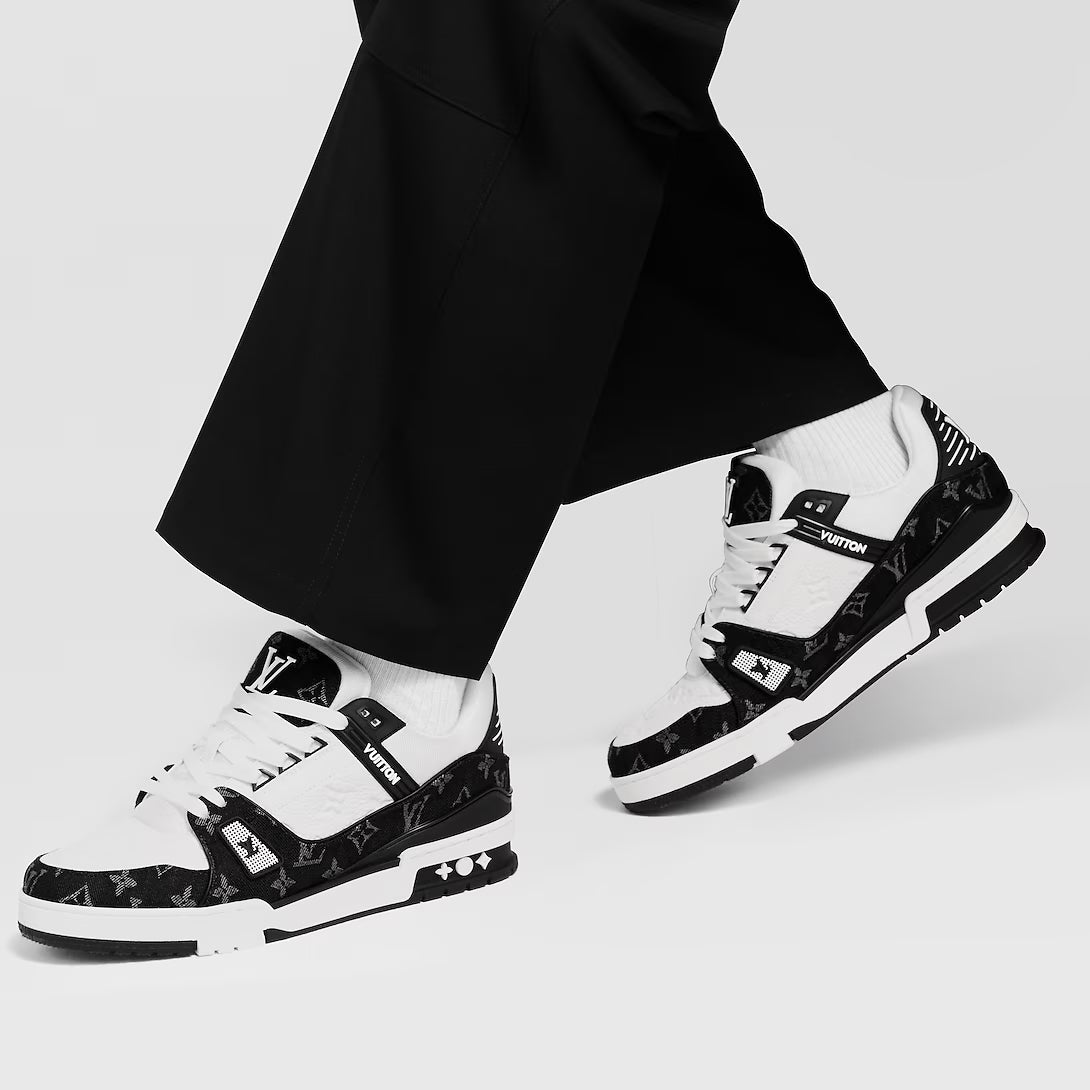 Louis Vuitton Trainer `White Black Monogram`